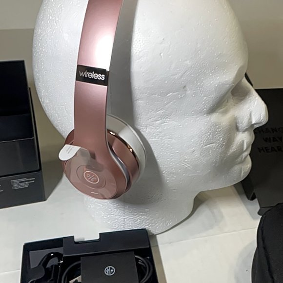 Beats by Dr. Dre Beats in Rose Gold NEW never used - Picture 10 of 10